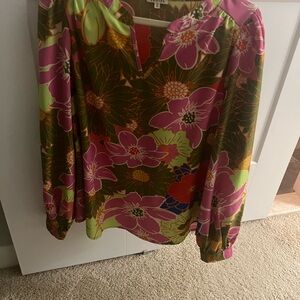 JODIFL Vibrant Floral Blouse in Pink and Green